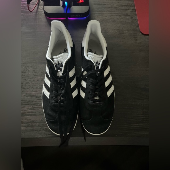 Adidas - Picture 1 of 2